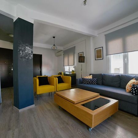 V&V Central & Elegant Apartment เอเธนส์ ภายนอก รูปภาพ