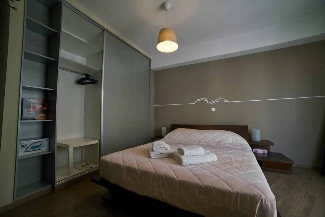 V&V Central & Elegant Apartment เอเธนส์ ภายนอก รูปภาพ