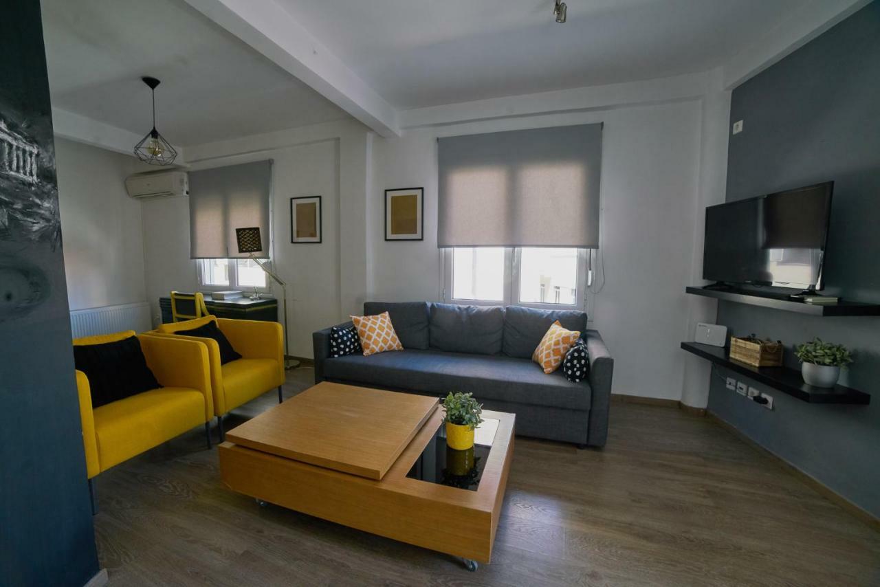 V&V Central & Elegant Apartment เอเธนส์ ภายนอก รูปภาพ